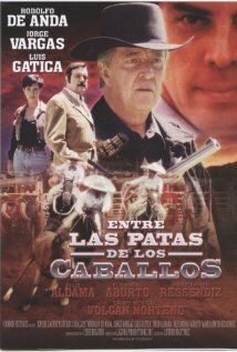 Постер фильма «Entre las patas de los caballos»