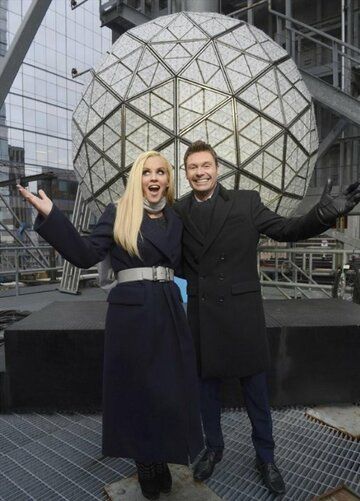 Постер фильма «Dick Clark's New Year's Rockin' Eve with Ryan Seacrest 2014»
