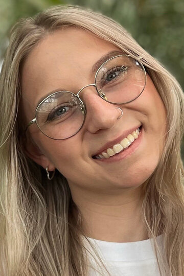 Устина Хлопунова