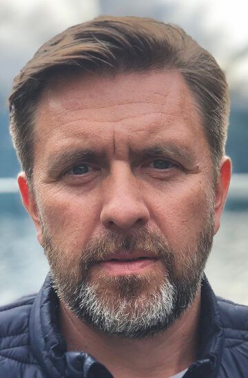 Влад Николаев