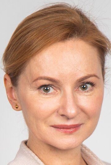 Элина Столерова