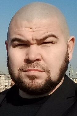 Юрий Петров