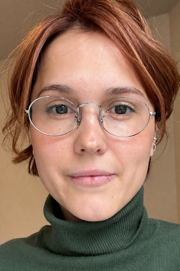 Полина Попова